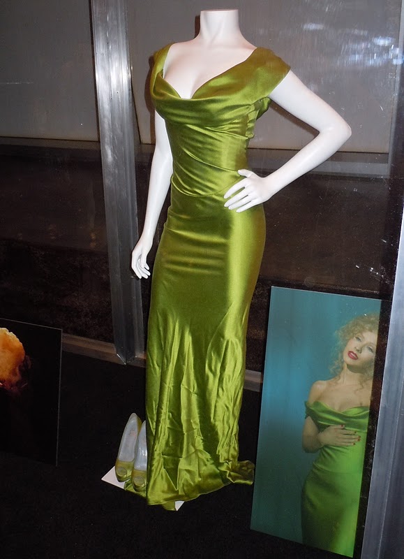 Christina Aguilera Burlesque Green Dress Hair