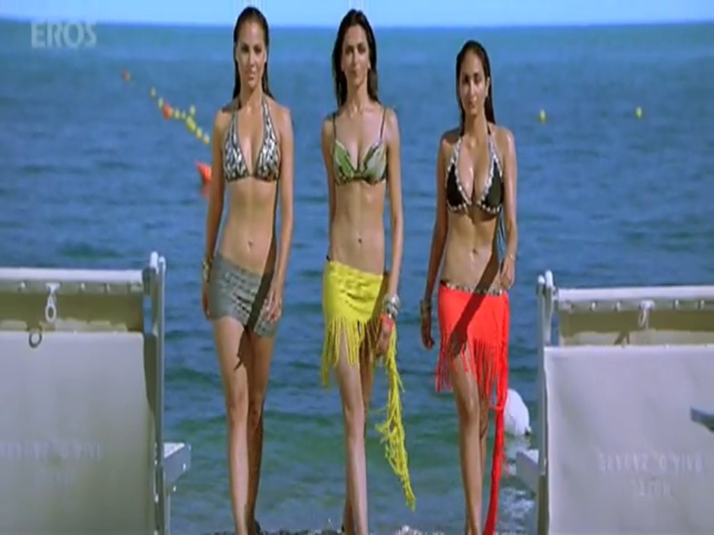Deepika Padukone Bikini In Housefull