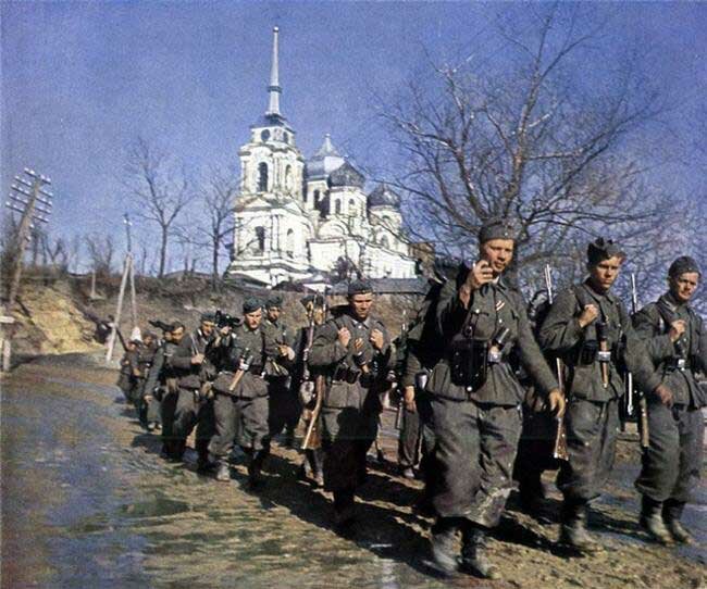 World War 2 Pictures In Colour