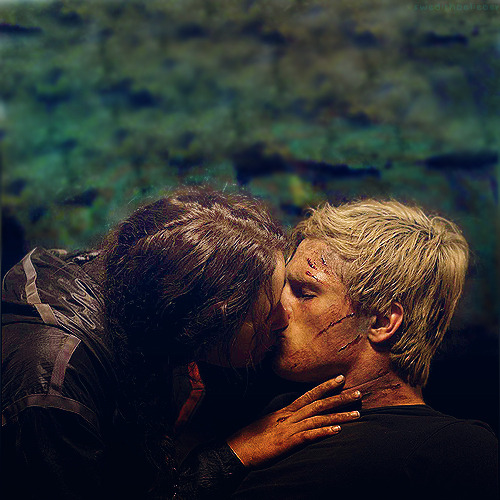 The Hunger Games Peeta And Katniss Kissing Scene