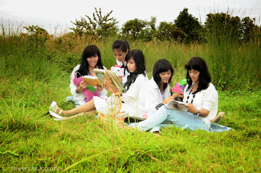 Contoh Buku Tahunan Sekolah