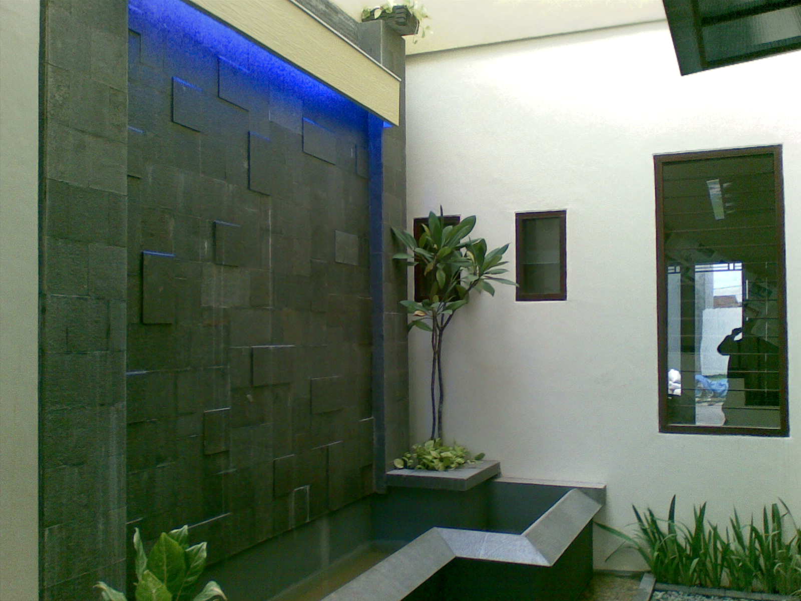 Dinding Batu Alam Minimalis