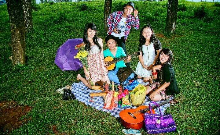 Foto Buku Tahunan Sekolah