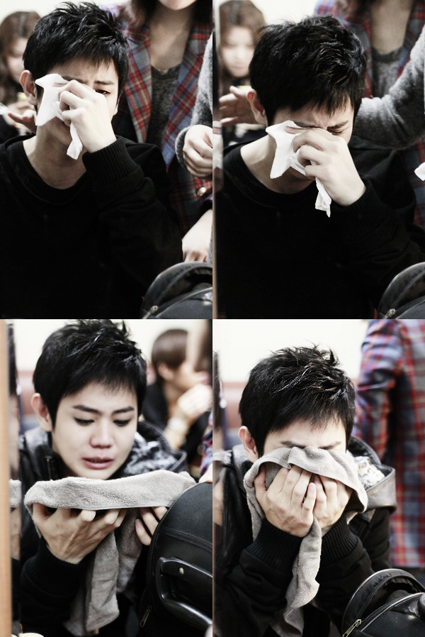 Yoseob Crying